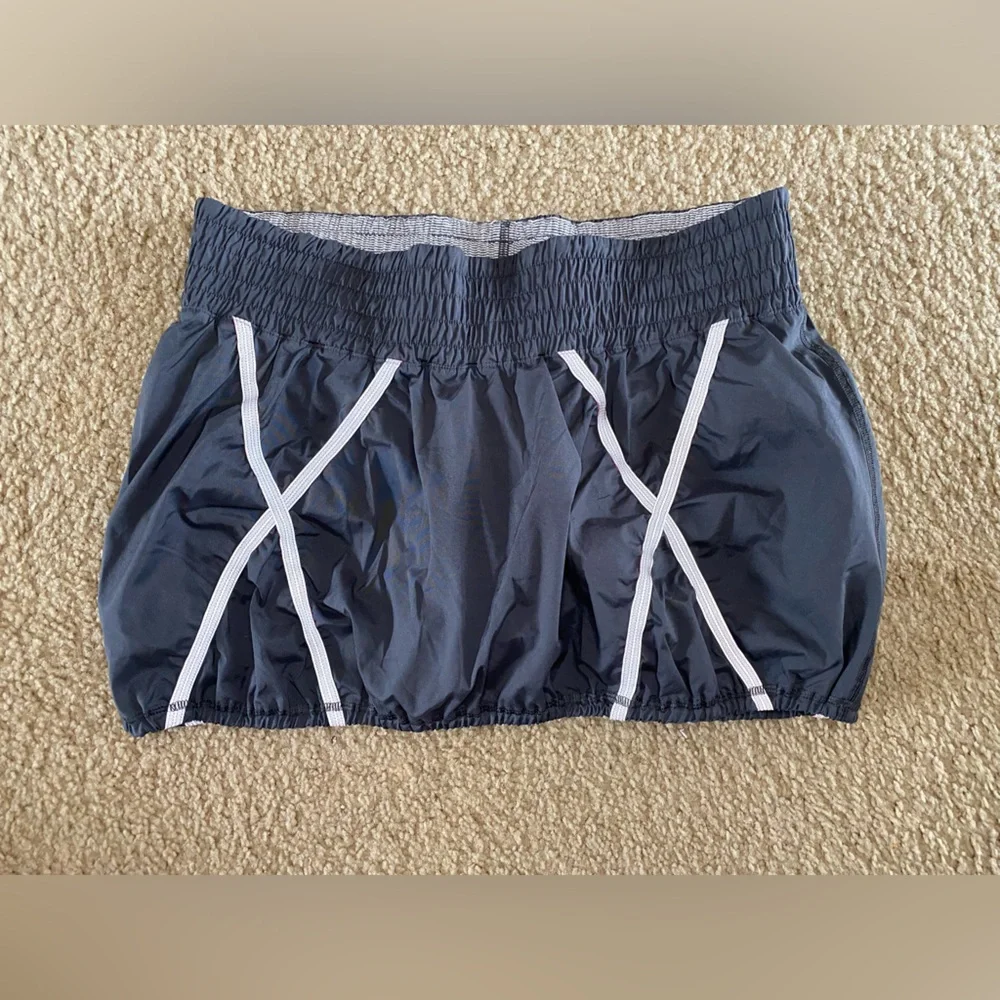 Lululemon Light Up Skirt Coal / Heathered Coal
